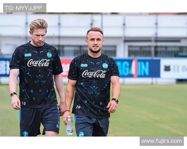 德甲焦点战那不勒斯与热刺战成平局红牌争议引发全场热议