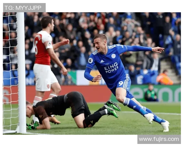 欧联杯精彩对决那不勒斯大胜本菲卡红牌事件引发全场热议